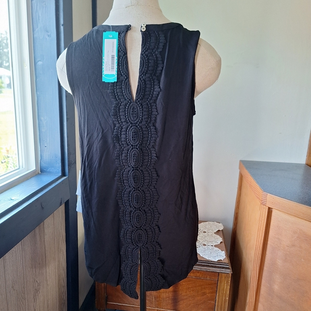Daniel Rainn "Quin Keyhole Crochet Top", Size Small, Style#RPD15302RY3, NWT - Picture 5 of 14